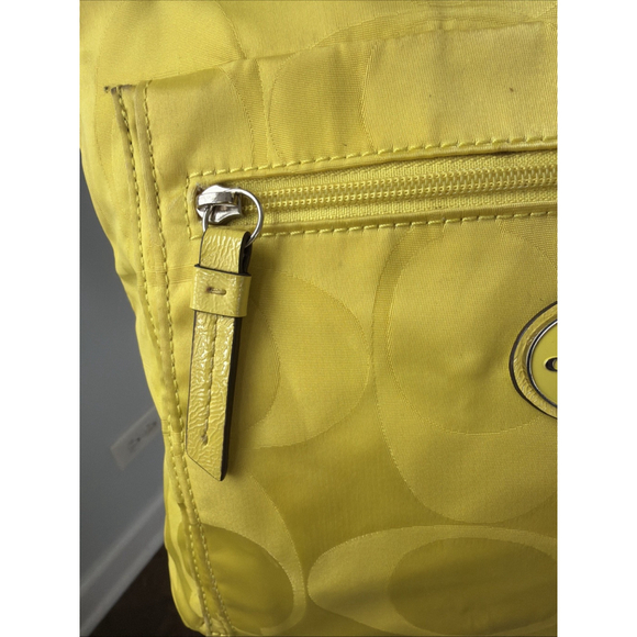Vintage 90’s Coach Signature Logo Yellow
Nylon Colorblock Crossbody Bag F77408 - Picture 4 of 15